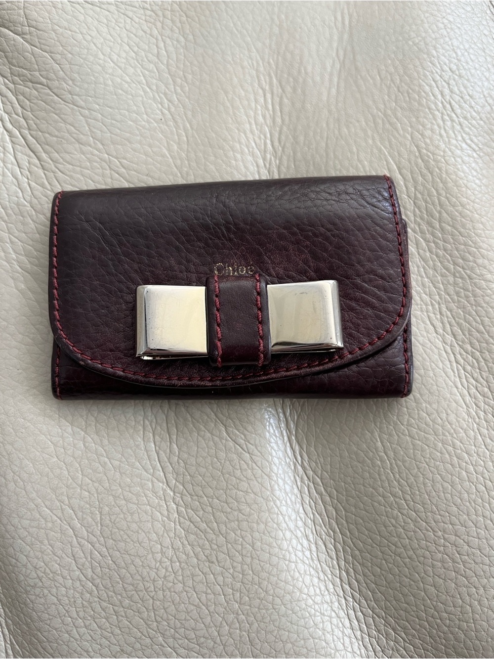 Chloe Bow-Accent Leather Key Holder - Deep Burgundy